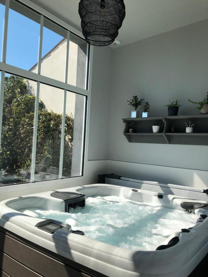 Maison M, Chambre Privee Acces Jardin Piscine Et Jacuzzi Pres De La Rochelle La Rochelle  Buitenkant foto