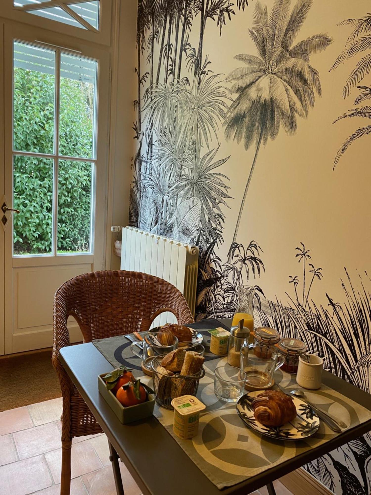 Maison M, Chambre Privee Acces Jardin Piscine Et Jacuzzi Pres De La Rochelle La Rochelle  Buitenkant foto