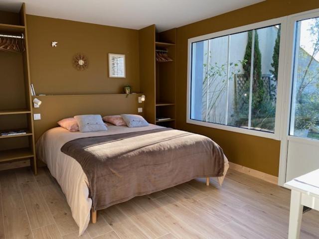 Maison M, Chambre Privee Acces Jardin Piscine Et Jacuzzi Pres De La Rochelle La Rochelle  Kamer foto