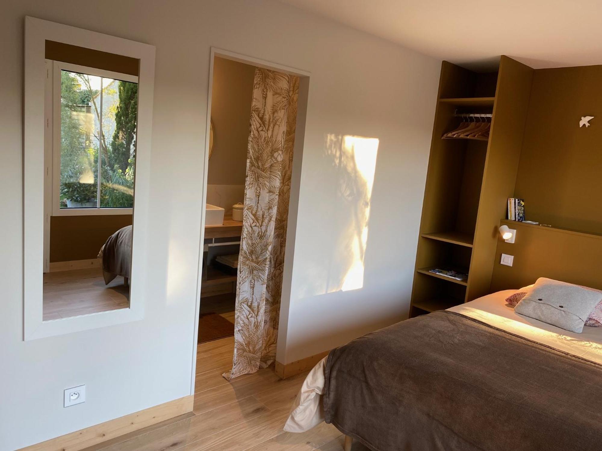 Maison M, Chambre Privee Acces Jardin Piscine Et Jacuzzi Pres De La Rochelle La Rochelle  Kamer foto